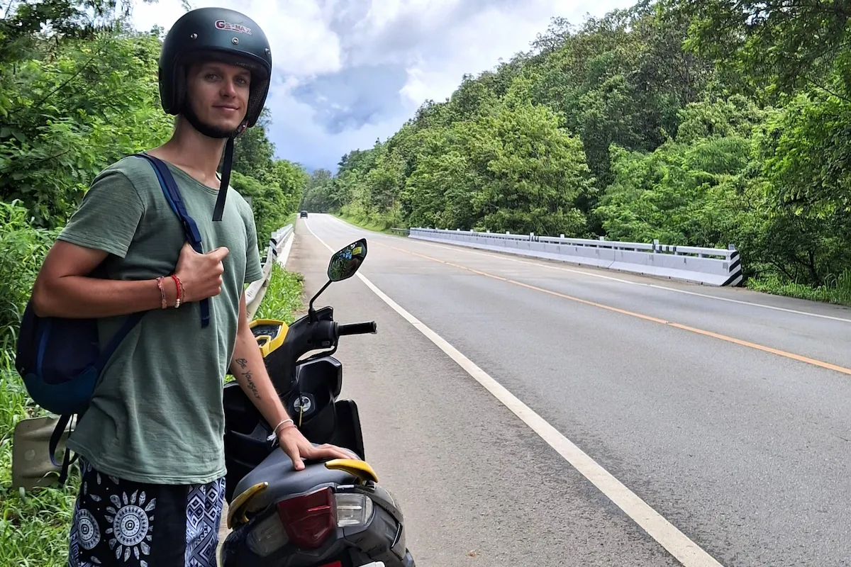 Noleggiare e guidare la motocicletta legalmente in Thailandia