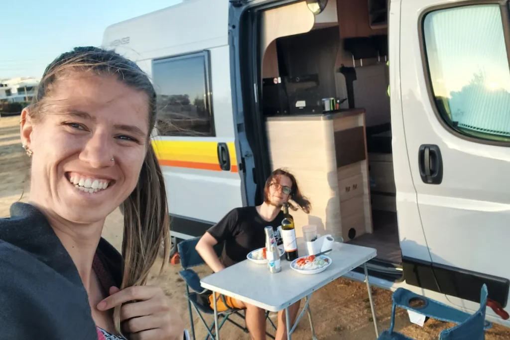 Laura e Enrico autori del blog in viaggio lento con il camper in Portogallo